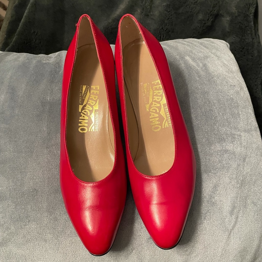 Vintage Salvatore Ferragamo pumps
